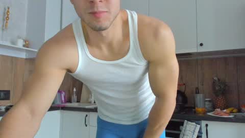 Snapshot of vincent_o chatting on 28, 1, 2025 Vincent. uncut 18cm online show from 28, 1, 2025