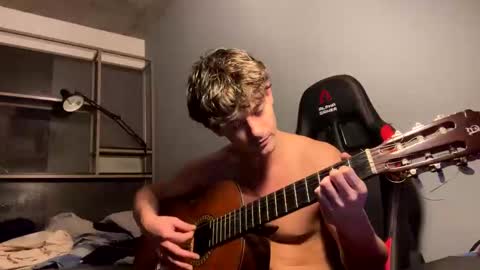 Snapshot of vincentprice69 chatting on 14, 11, 2025 vincentprice69 online show from 14, 11, 2025