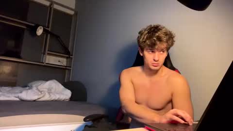 Snapshot of vincentprice69 chatting on 16, 11, 2025 vincentprice69 online show from 16, 11, 2025