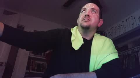 Snapshot of vineatspussnluvsit chatting on 6, 10, 2025 onlyhaveeyes4u online show from 6, 10, 2025