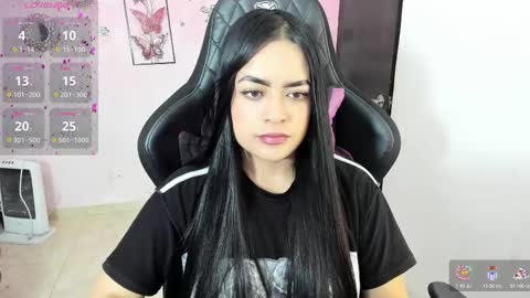 Snapshot of vio_let_ chatting on 3, 11, 2025 Daniela online show from 3, 11, 2025