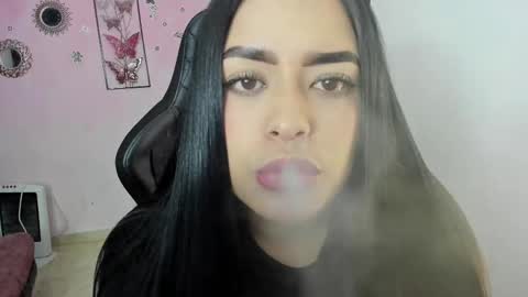 Snapshot of vio_let_ chatting on 4, 11, 2025 Daniela online show from 4, 11, 2025