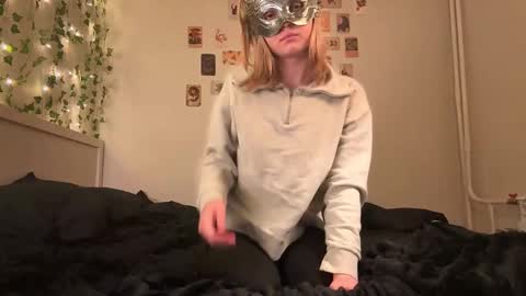 Snapshot of viola_blonde chatting on 7, 10, 2025 viola_blonde online show from 7, 10, 2025