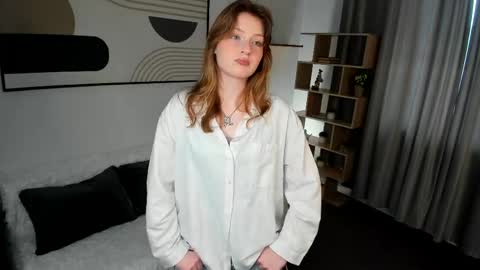 Snapshot of viola_larson chatting on 1, 3, 2026 Viola but friends call me Sisi online show from 1, 3, 2026