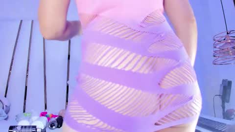 Snapshot of violeet_gray chatting on 29, 10, 2025 violeet_gray online show from 29, 10, 2025