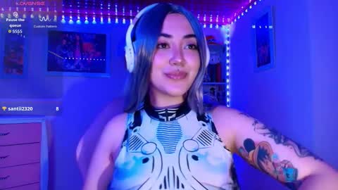 Snapshot of violeet_smile chatting on 25, 11, 2025 violet online show from 25, 11, 2025