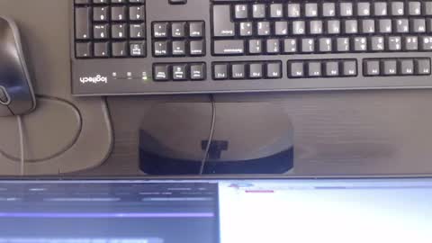 Snapshot of violet_2003 chatting on 21, 4, 2026 V I O L E T online show from 21, 4, 2026