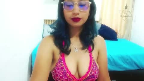 Snapshot of violet_2003 chatting on 2, 5, 2026 V I O L E T online show from 2, 5, 2026