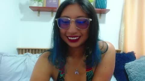Snapshot of violet_2003 chatting on 15, 5, 2026 V I O L E T online show from 15, 5, 2026