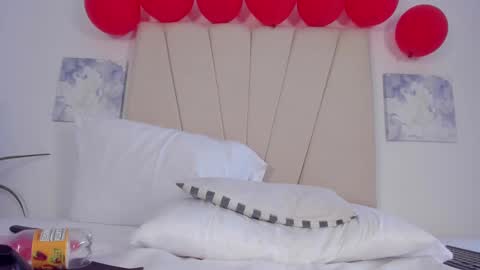 Violet online show from 14, 2, 2025