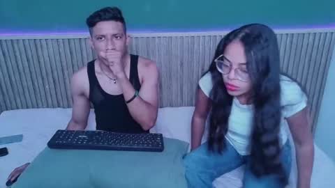 Snapshot of violet_and_dylan chatting on 5, 12, 2025 violet_and_dylan online show from 5, 12, 2025