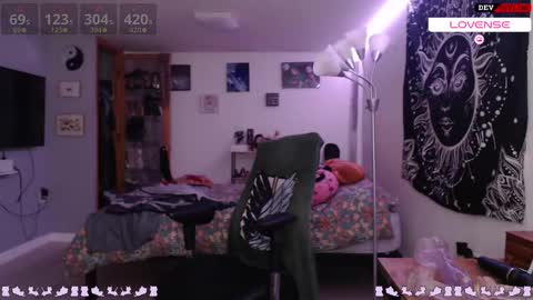 Snapshot of violet_baby_ chatting on 14, 10, 2025 Your WetWildWhore online show from 14, 10, 2025