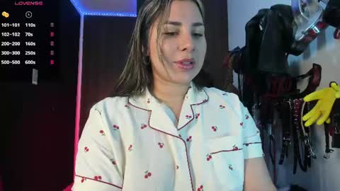 Snapshot of violet_bdsmx chatting on 15, 6, 2026 Kim online show from 15, 6, 2026