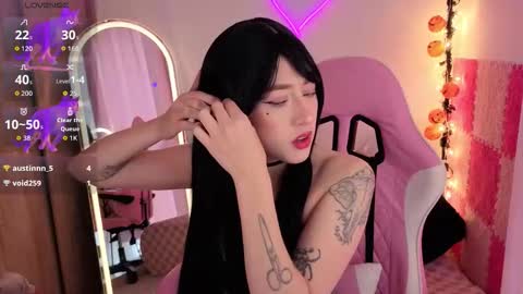 Snapshot of violet_ch chatting on 16, 11, 2025 violet online show from 16, 11, 2025