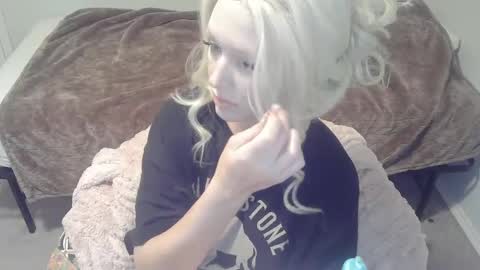 Snapshot of violet_winter97 chatting on 2, 12, 2024 violet_winter97 online show from 2, 12, 2024