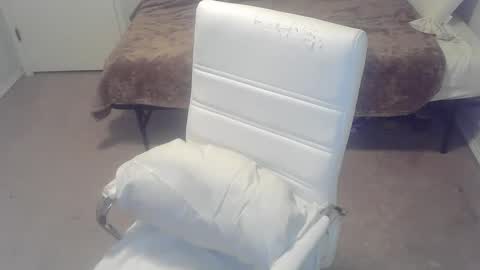 Snapshot of violet_winter97 chatting on 8, 1, 2025 violet_winter97 online show from 8, 1, 2025