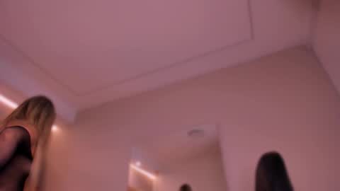 Snapshot of violeta_abel chatting on 9, 9, 2025 Violeta online show from 9, 9, 2025