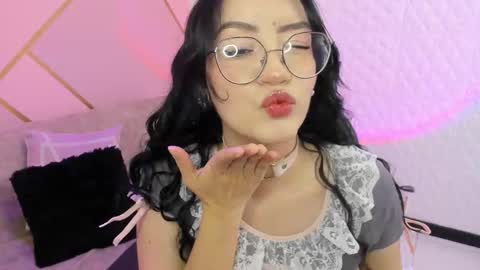 Snapshot of violeta_diazz chatting on 28, 10, 2025 online show from 28, 10, 2025