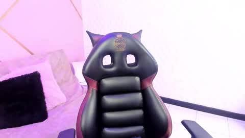 Snapshot of violeta_diazz chatting on 28, 11, 2025 online show from 28, 11, 2025