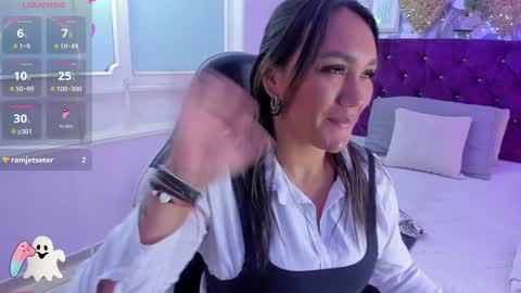 Snapshot of violeta_medina chatting on 5, 1, 2025 violeta_medina online show from 5, 1, 2025