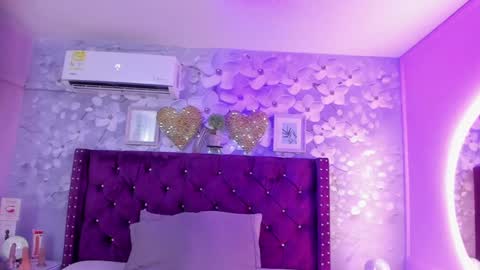 Snapshot of violeta_medina chatting on 14, 1, 2025 violeta_medina online show from 14, 1, 2025