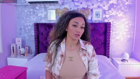 Snapshot of violeta_medina chatting on 25, 1, 2025 violeta_medina online show from 25, 1, 2025