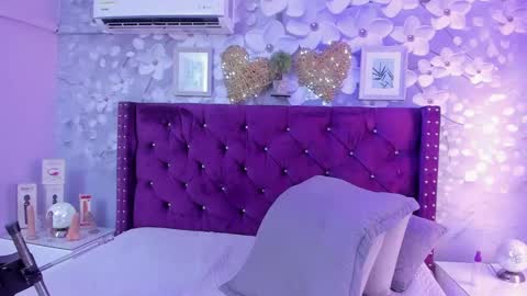 Snapshot of violeta_medina chatting on 8, 3, 2025 violeta_medina online show from 8, 3, 2025
