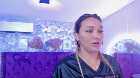 Snapshot of violeta_medina chatting on 12, 9, 2025 violeta_medina online show from 12, 9, 2025