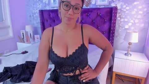 Snapshot of violeta_medina chatting on 26, 9, 2025 violeta_medina online show from 26, 9, 2025