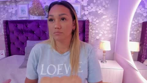 Snapshot of violeta_medina chatting on 7, 10, 2025 violeta_medina online show from 7, 10, 2025