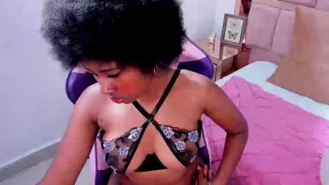 Snapshot of violeta_ruizz chatting on 17, 11, 2025 Violeta Ruiz online show from 17, 11, 2025