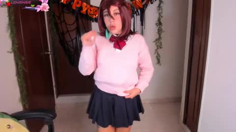 Snapshot of violetaarey chatting on 15, 10, 2025 Violeta  Help me reach 150 thumbs up    online show from 15, 10, 2025
