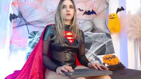 Snapshot of violetarainn chatting on 7, 10, 2025 Violeta online show from 7, 10, 2025