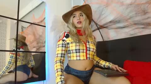 Snapshot of violetarainn chatting on 31, 10, 2025 Violeta online show from 31, 10, 2025