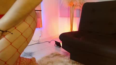 Snapshot of violetarainn chatting on 4, 12, 2025 Violeta online show from 4, 12, 2025