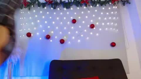 Snapshot of violetarainn chatting on 17, 12, 2025 Violeta online show from 17, 12, 2025