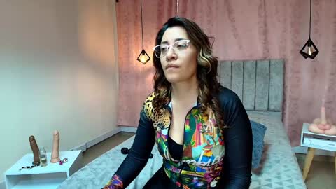 VIOLETA online show from 10, 1, 2025