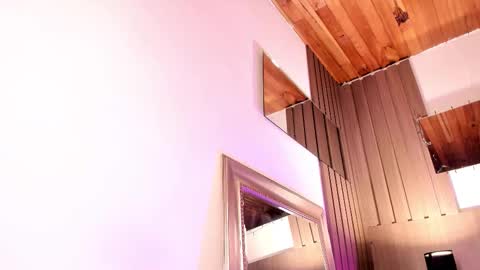 Violet online show from 13, 2, 2026