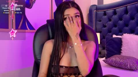 Snapshot of violetgrace__ chatting on 2, 10, 2025 Your Princess Violet online show from 2, 10, 2025