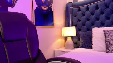 Snapshot of violetgrace__ chatting on 3, 10, 2025 Your Princess Violet online show from 3, 10, 2025