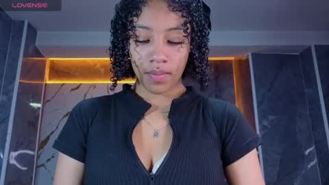 Snapshot of violeth_b chatting on 13, 5, 2026 violeth_b online show from 13, 5, 2026