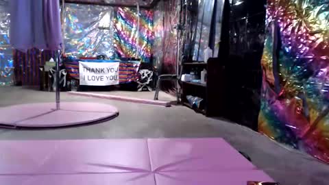 Violet Hooper online show from 8, 6, 2026