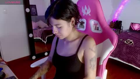 Snapshot of violetqs chatting on 21, 9, 2025 online show from 21, 9, 2025