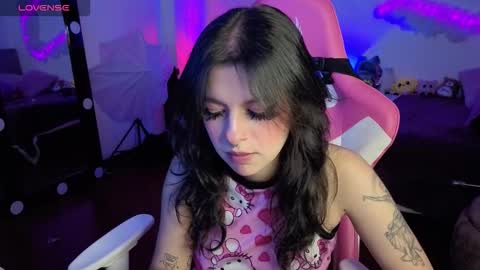 Snapshot of violetqs chatting on 22, 11, 2025 online show from 22, 11, 2025