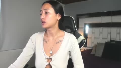 violetskinny online show from 4, 12, 2025