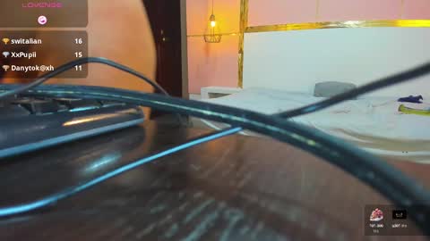 Snapshot of violetsmith7 chatting on 1, 2, 2025 violetsmith online show from 1, 2, 2025