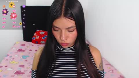 Snapshot of violett_flowers chatting on 12, 9, 2025 violeta online show from 12, 9, 2025