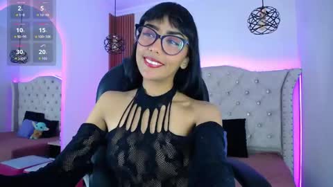 Snapshot of violett_garden chatting on 24, 5, 2026 Violet online show from 24, 5, 2026