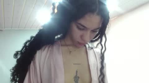 Snapshot of violetta_dreams chatting on 18, 10, 2025 violetta_dreams online show from 18, 10, 2025