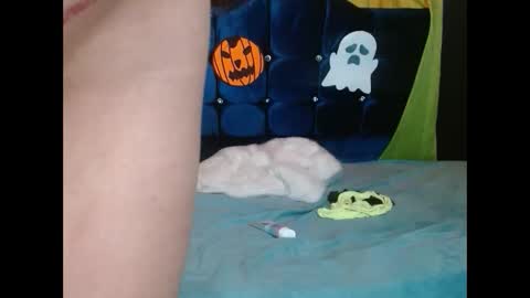 Snapshot of violetta_dreams chatting on 30, 10, 2025 violetta_dreams online show from 30, 10, 2025